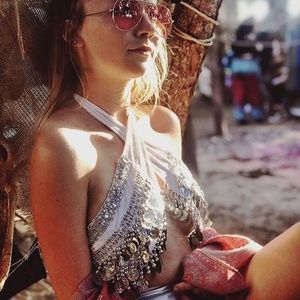 Silver medallion top/wrap